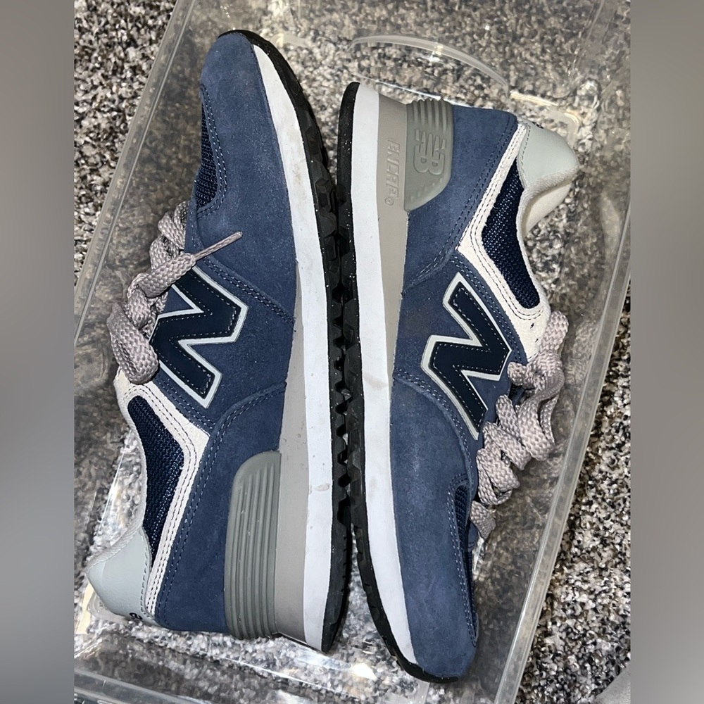 New Balance 574 women’s 6.5 men’s 5 Blue and gray
